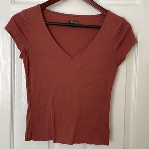 Wild fable, v-neck T-shirt, small.